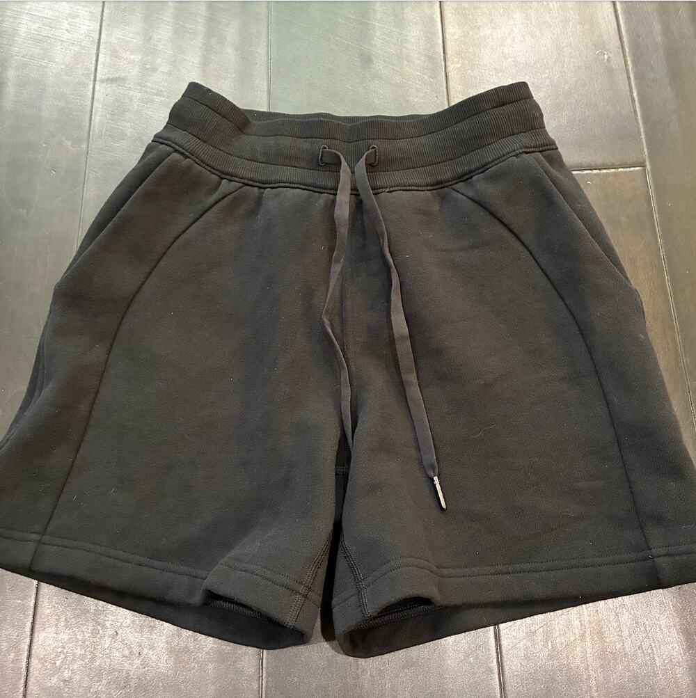 Lululemon Scuba High-Rise Short 5" Black Women's Size 2